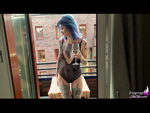 ❤️ Ragazza tremenda chì succhia cù una bocca è cazzo appassionatamente sottu à u celu apertu ❤️ Bella porno à noi